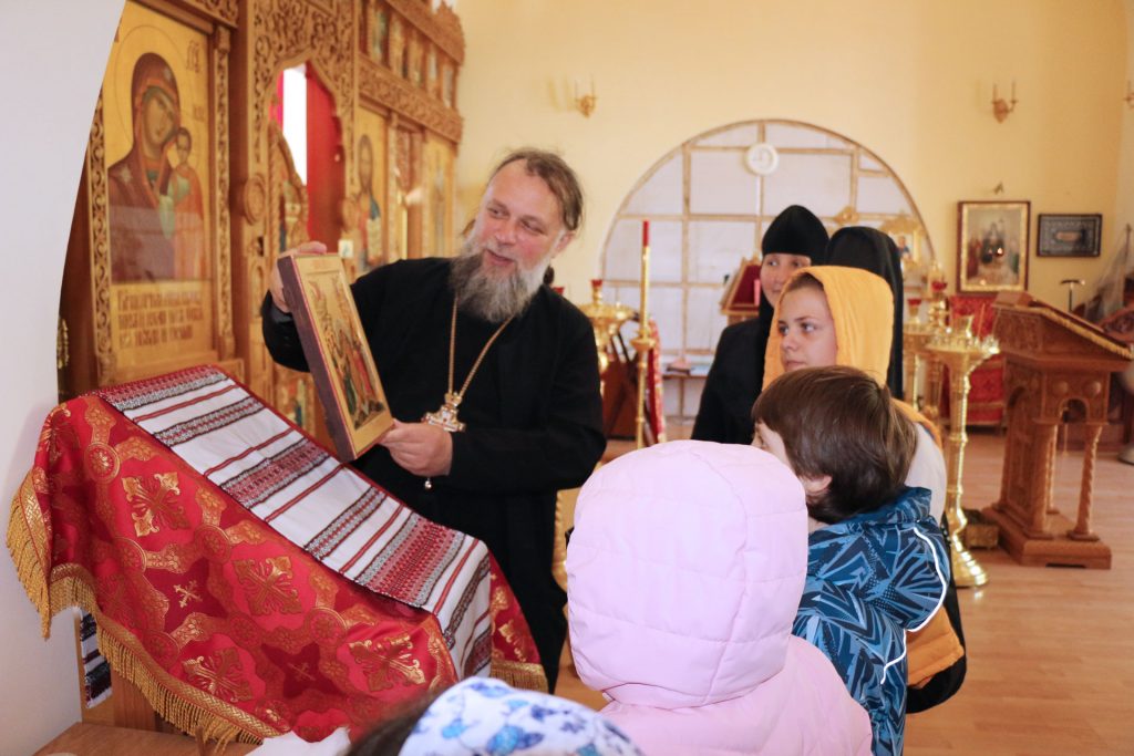 22 мая, в день памяти святителя и чудотворца Николая Мирли­кийского, в воскресной школе прошла викто­рина, заверша­ющая уходящий учебный год.