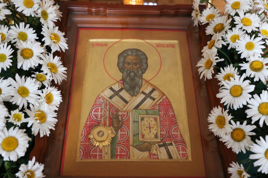 15 июля - день памяти свт. Ювеналия, Патриарха Иерусалимского,  которому посвящен надвратный храм колокольни.